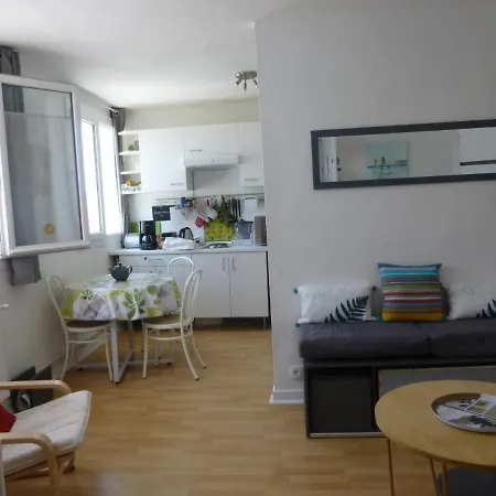 Studio Lumineux 250 M Digue , 28 M2, 2pers, Wifi Διαμέρισμα